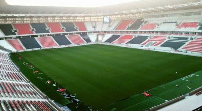 Gaziantep Arena’nın Kale Direkleri Dikildi