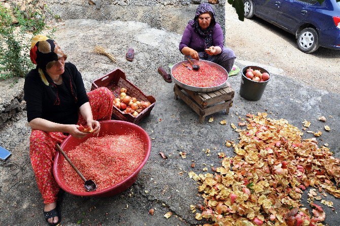 Narın Tahta Kaşıktan Çizmeli Ayaklara Kadar Uzanan ’Ekşi’ Yolculuğu