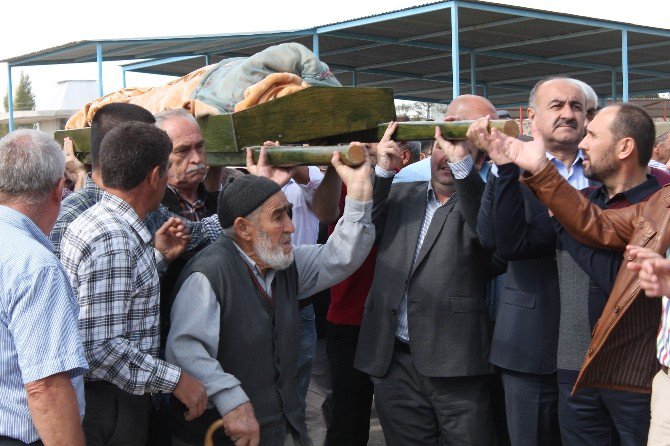 Kayınvalide, Şehit Halisdemir’in Yanına Defnedildi