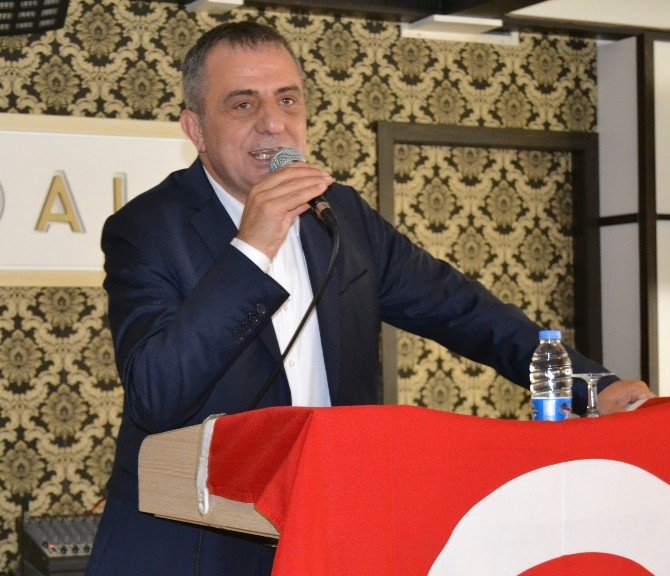 Yomra Belediye Başkanı İbrahim Sağıroğlu, Üniversite Öğrencileriyle Kahvaltıda Buluştu