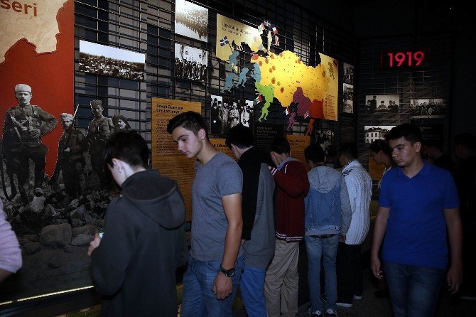 Tarihi Müzeye Büyük İlgi