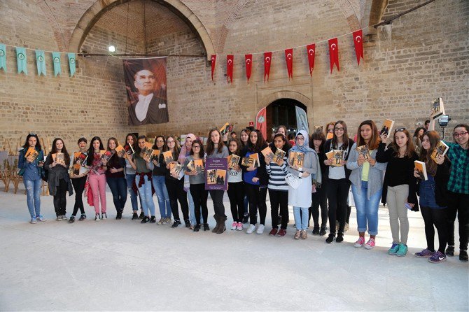 Edirne Kitap Fuarı Rengarenk