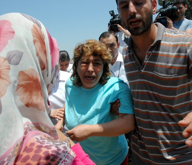 Aile Katliamından Kurtuldu 8 Yıl Sonra İntihar Etti