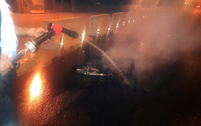 Adıyaman’da Motosiklet Yandı