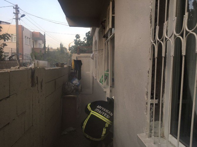 Ocakta Unutulan Yemek Yangına Neden Oldu