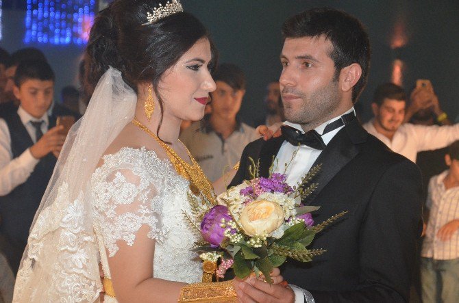 Milletvekili Akyürek Nikah Şahidi Oldu