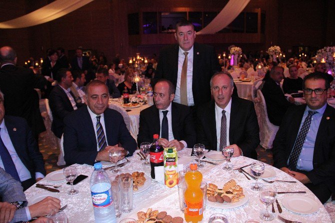 Düğünde İktidar İle Muhalefetin Çocuk Pazarlığı