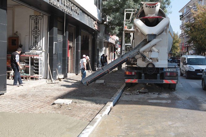 Ankara Caddesi’nde Çalışmalar Bitiyor