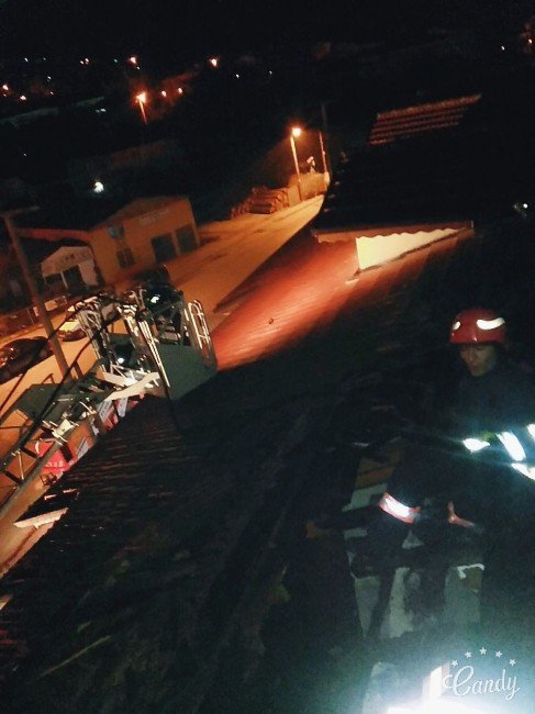 Aspiratörün Kabloları Kısa Devre Yapınca Yangın Çıktı