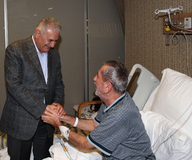 Başbakan Yıldırım Bağcılar’da Bir Hastanede Hasta Ziyaretinde Bulundu