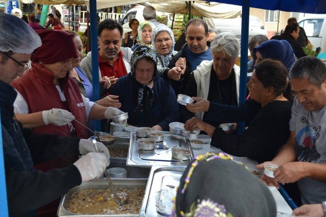 Marmaraereğlisi Belediyesi’nden Aşure İkramı