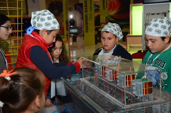 2 Bin Atık Pet Şişeden Araba Yaptılar