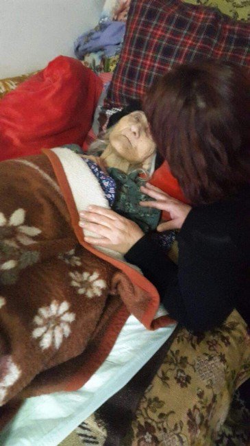 Bakıma Muhtaç Yaşlı Çifte Yardım Eli