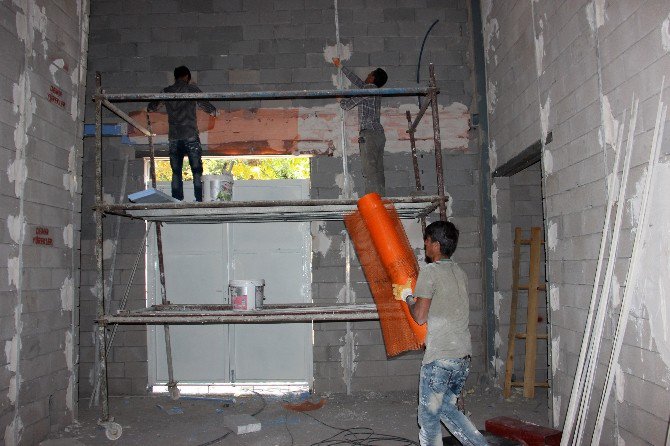 Yılmaz Güney Sahnesi Hızla Yükseliyor