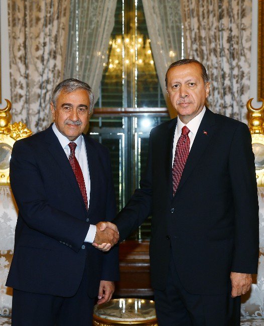Cumhurbaşkanı Erdoğan, Mustafa Akıncı İle Bir Araya Geldi