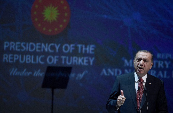 Cumhurbaşkanı Erdoğan: "Umarım Bu Duruşunuz, Bize Demokrasi Dersi Vermeye Çalışanlara Örnek Olur"