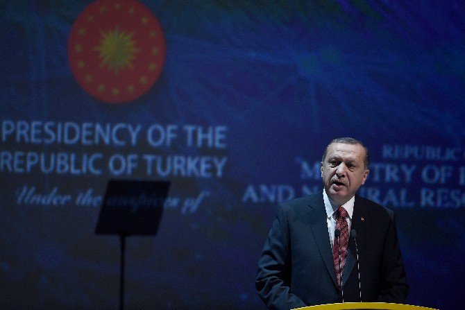 Cumhurbaşkanı Erdoğan: "Umarım Bu Duruşunuz, Bize Demokrasi Dersi Vermeye Çalışanlara Örnek Olur"