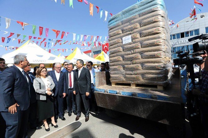 Türkiye’nin Hububat Deposu Gazinatep’te Çiftçiye Tohum Desteği