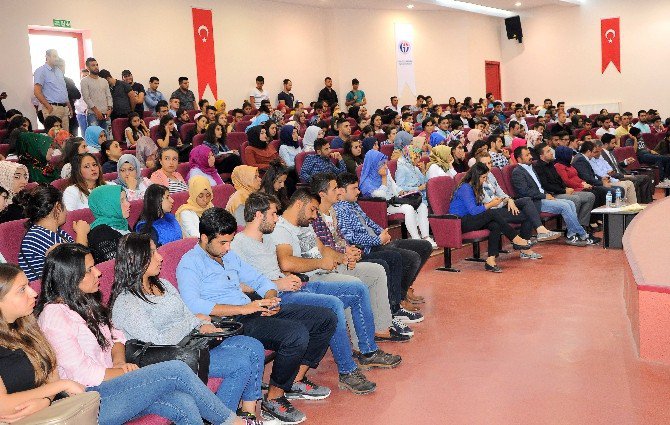 Üniversite Personeli Ve Öğrencilerine Kalp Semineri