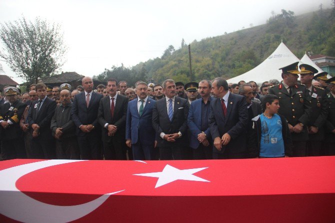 Çocuğunu Göremeden Şehit Düşen Askere Gözyaşı