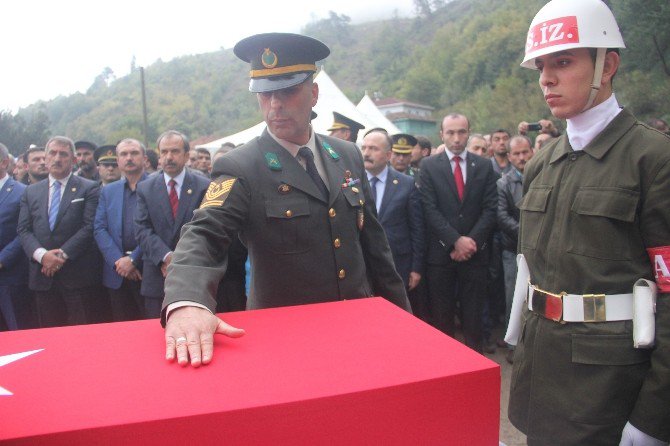 Çocuğunu Göremeden Şehit Düşen Askere Gözyaşı