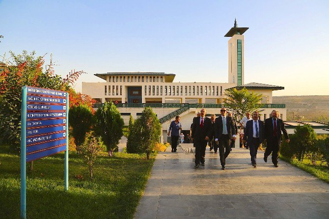 İstanbul Üniversitesinden Hkü’ye Ziyaret