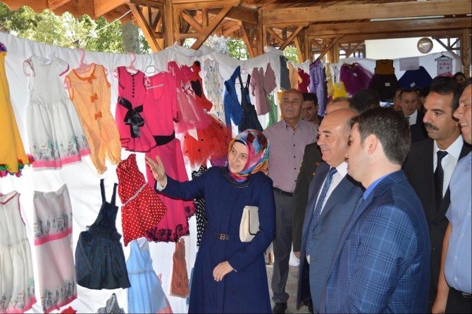 İvrindili Kadınlar Çocuk Elbisesi Dikimini Öğrendi