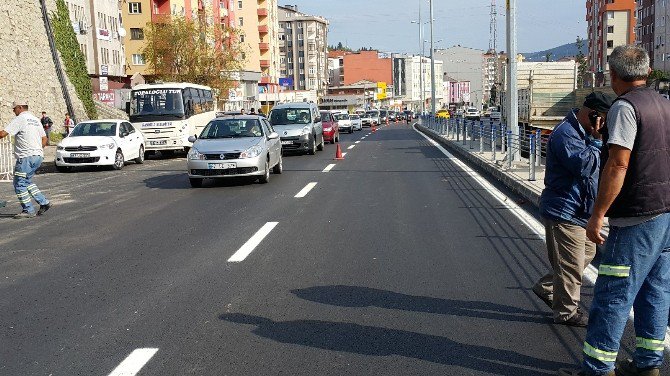 Yol Çalışması Yapan İşçiye Minibüs Çarptı