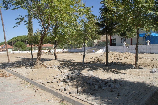 Bir Mahalle Daha Toz Ve Çamurdan Kurtulacak