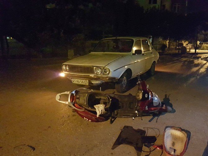 Otomobil Elektrikli Bisikletle Çarpıştı: 2 Yaralı