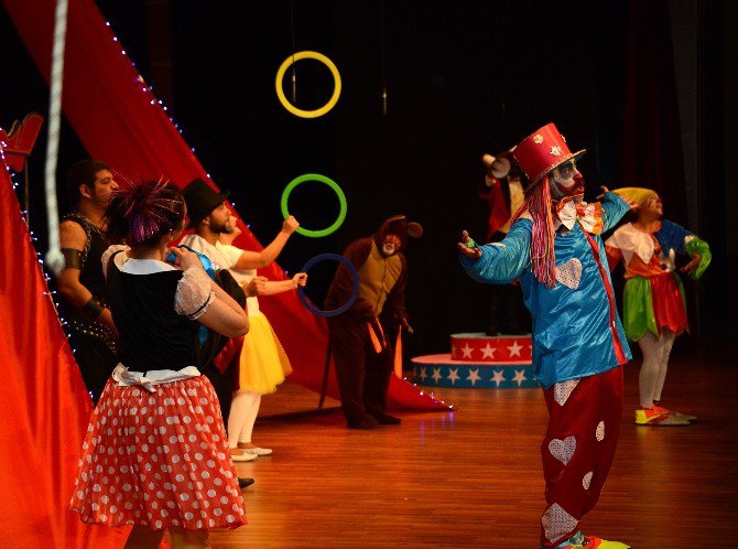 "Harikalar Sirki" Perdelerini Açtı