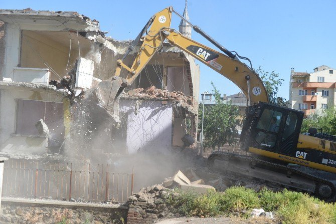 Murat Paşa Kent Meydanı, Ufuk Açacak