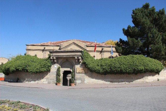 Bu Köyün Nüfusundan Fazla Öğrencisi Var