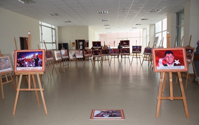 Öğrencilerden 15 Temmuz Şehitleri Anısına Fotoğraf Sergisi