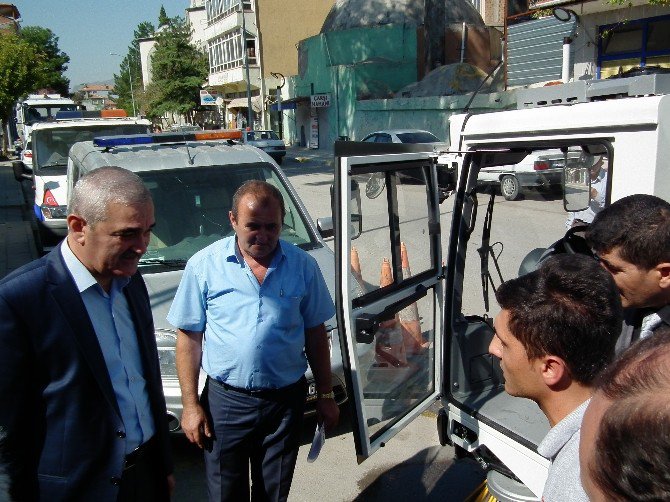 Osmancık Belediyesi’ne Yol Süpürme Aracı