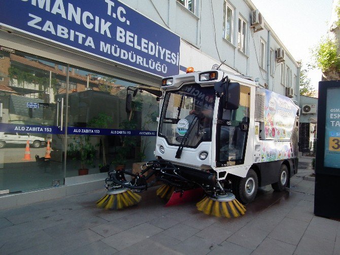 Osmancık Belediyesi’ne Yol Süpürme Aracı