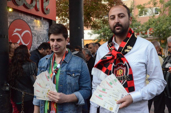 Seyircisiz Maçın Biletleri Satışa Çıktı