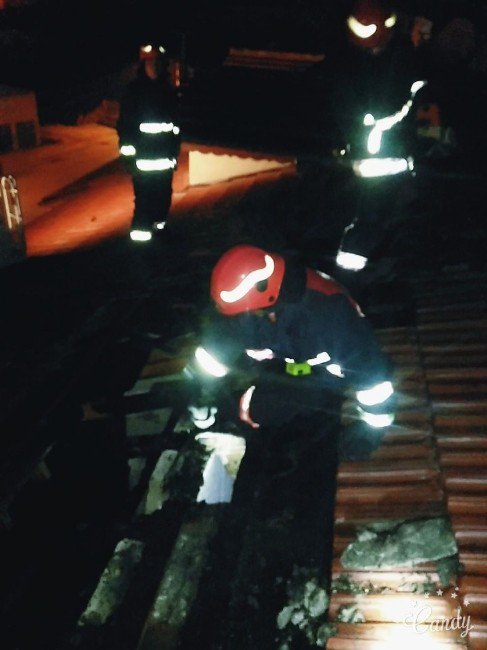 Aspiratörün Kabloları Kısa Devre Yapınca Yangın Çıktı