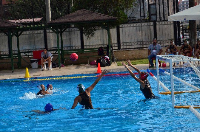 U17 Bayanlar Federasyon Kupası İzmir Esti’nin