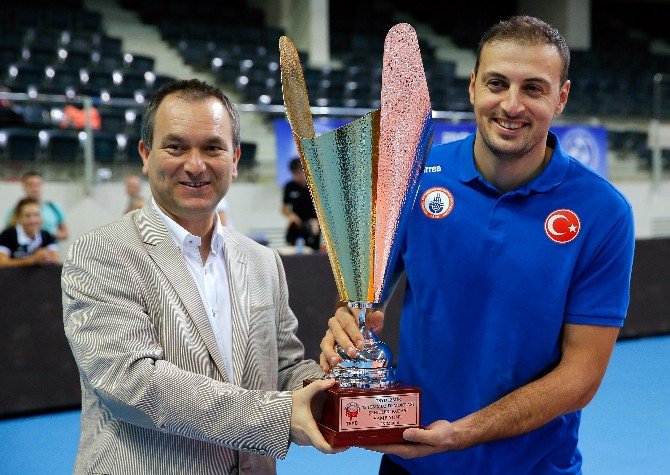 15 Temmuz Demokrasi Şehitleri Kupası İstanbul Büyükşehir’in