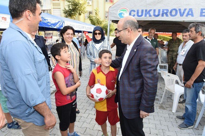 Vali Demirtaş Ve Eşinden Şehidin Ailesine Taziye Ziyareti