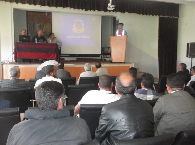 Varto’da Okul Servis Sürücülerine Seminer