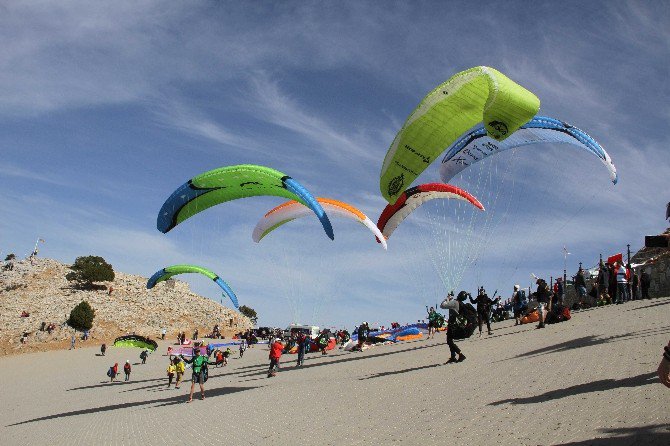 17. Uluslararası Ölüdeniz Hava Oyunları Festivali Başladı