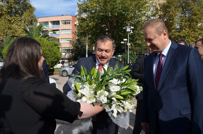 Bakan Veysel Eroğlu ’Yeşil Yolu’ Değerlendirdi