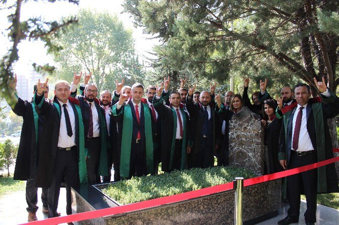 Milliyetçi Avukatlar, Anıtkabir Ve Anıtmezar’ı Ziyaret Etti