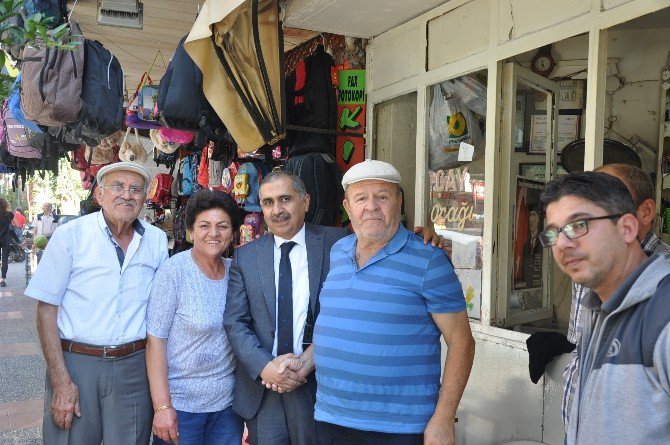 Vali Ömer Faruk Koçak Aşure Dağıttı