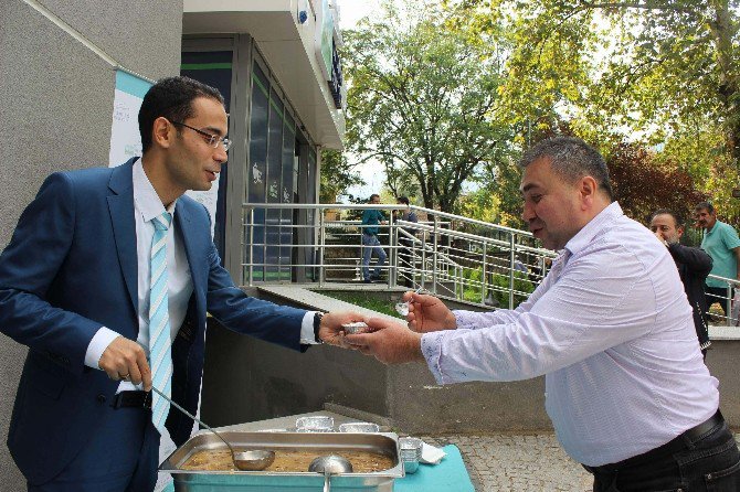 Clk Uludağ Elektrik Aşure Gününde Müşterilerinin Ağzını Tatlandırdı