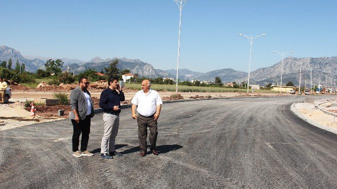 Döşemealtı Belediyesi 2.5 Yılda 365 Kilometre Yol Açtı