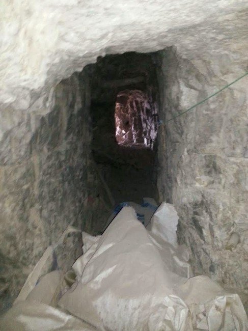 Hakkari Kovan Tepe’de Mağara İçinde Cephanelik Bulundu