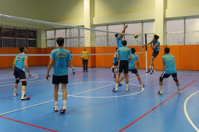 Haliliye Voleybol Takımı Birinci Lige Hazırlanıyor